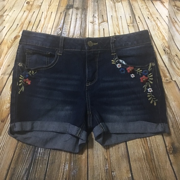 Red Camel Floral Embroidered Cuffed Shorts - Picture 1 of 4